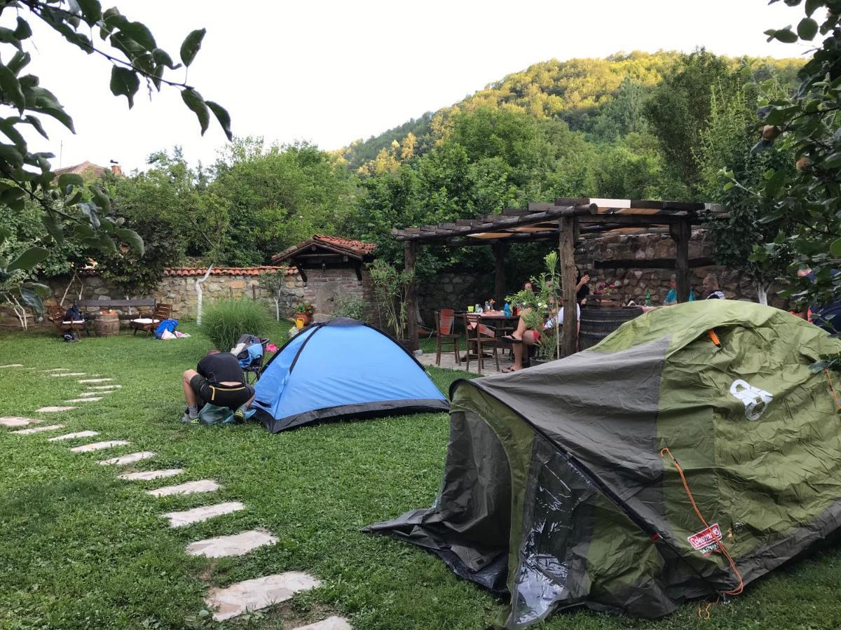 Konak Tosa Poganovo Buitenkant foto