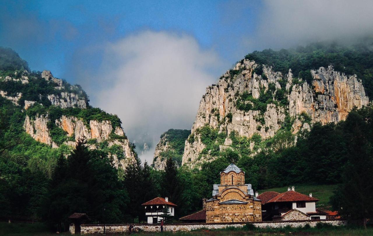 Konak Tosa Poganovo Buitenkant foto